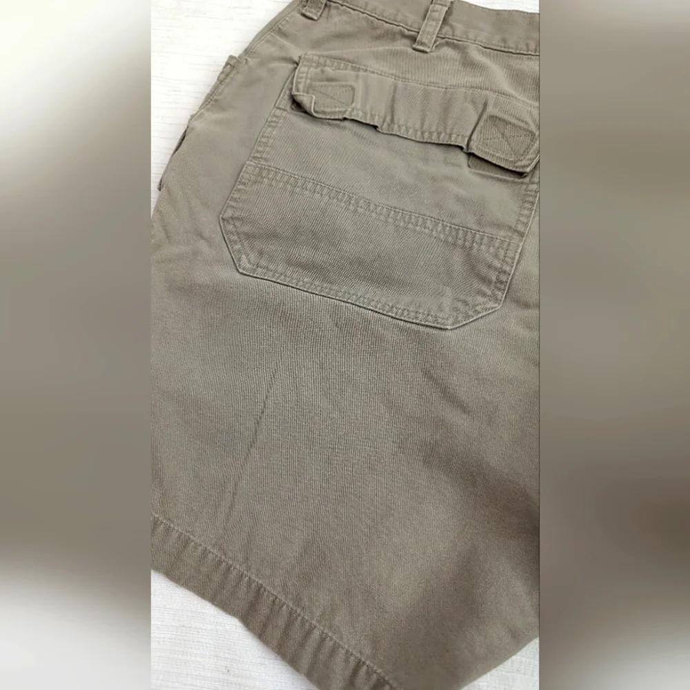 REI Cargo Mans  Cargo Pockets Hiking Outdoor Khaki Short  Size 36